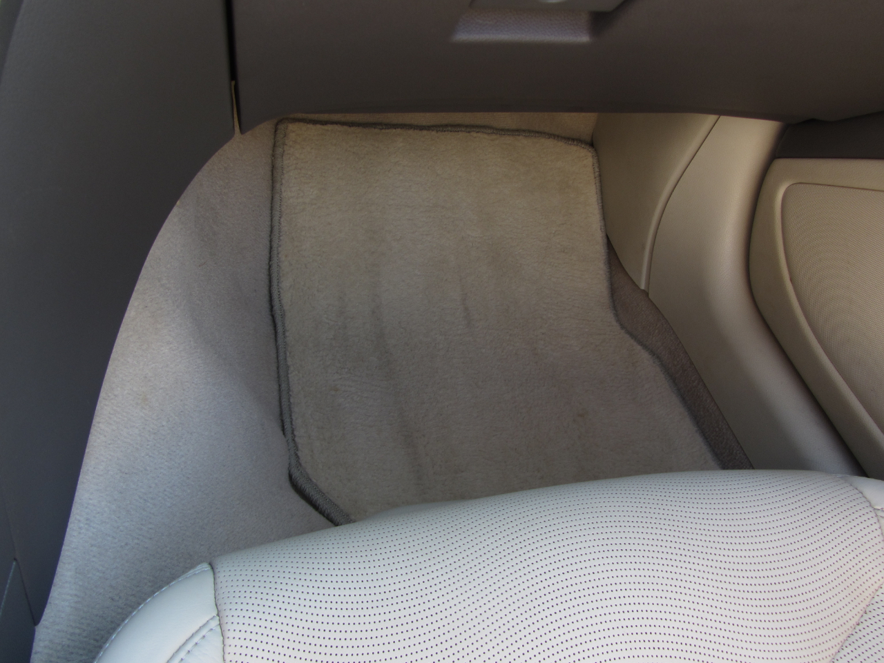 Infiniti G37 Convertible 2dr Base 2012 Infiniti G37 Convertible 2dr Base 2012