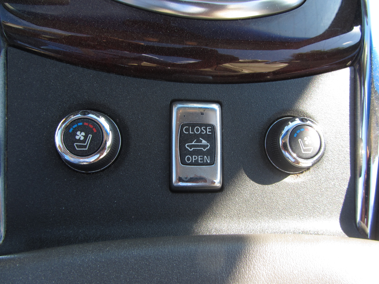 Infiniti G37 Convertible 2dr Base 2012 Infiniti G37 Convertible 2dr Base 2012