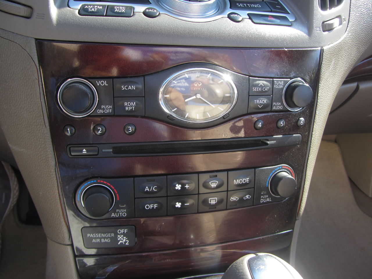 Infiniti G37 Convertible 2dr Base 2012 Infiniti G37 Convertible 2dr Base 2012