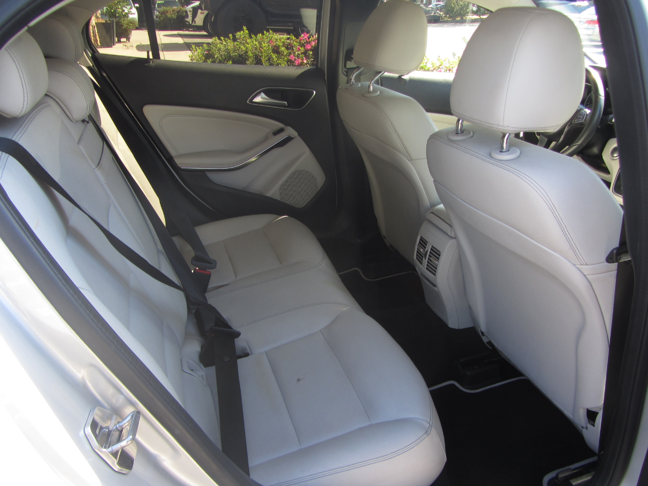 Mercedes-Benz GLA GLA 250 SUV 2018 Mercedes-Benz GLA GLA 250 SUV 2018