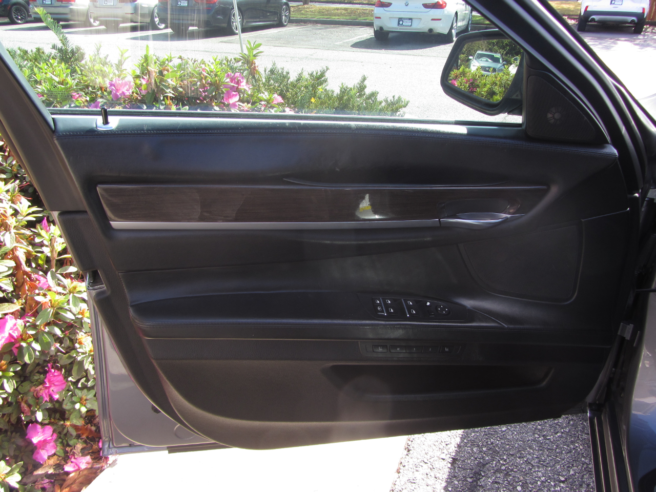 BMW 7 Series 4dr Sdn ALPINA B7 LWB RWD 2012 BMW 7 Series 4dr Sdn ALPINA B7 LWB RWD 2012