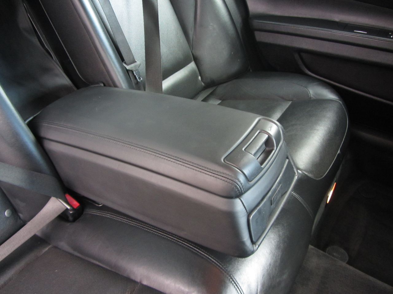 BMW 7 Series 4dr Sdn ALPINA B7 LWB RWD 2012 BMW 7 Series 4dr Sdn ALPINA B7 LWB RWD 2012