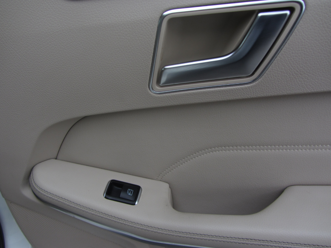 Mercedes-Benz E-Class 4dr Sdn E 350 Sport RWD 2014 Mercedes-Benz E-Class 4dr Sdn E 350 Sport RWD 2014