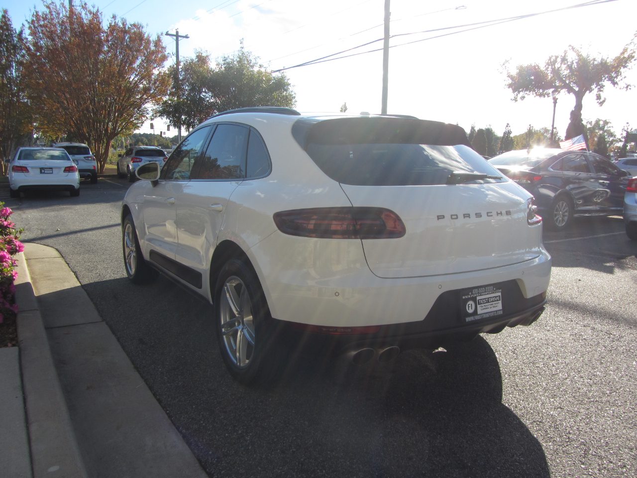 Porsche Macan AWD 4dr S 2015 Porsche Macan AWD 4dr S 2015