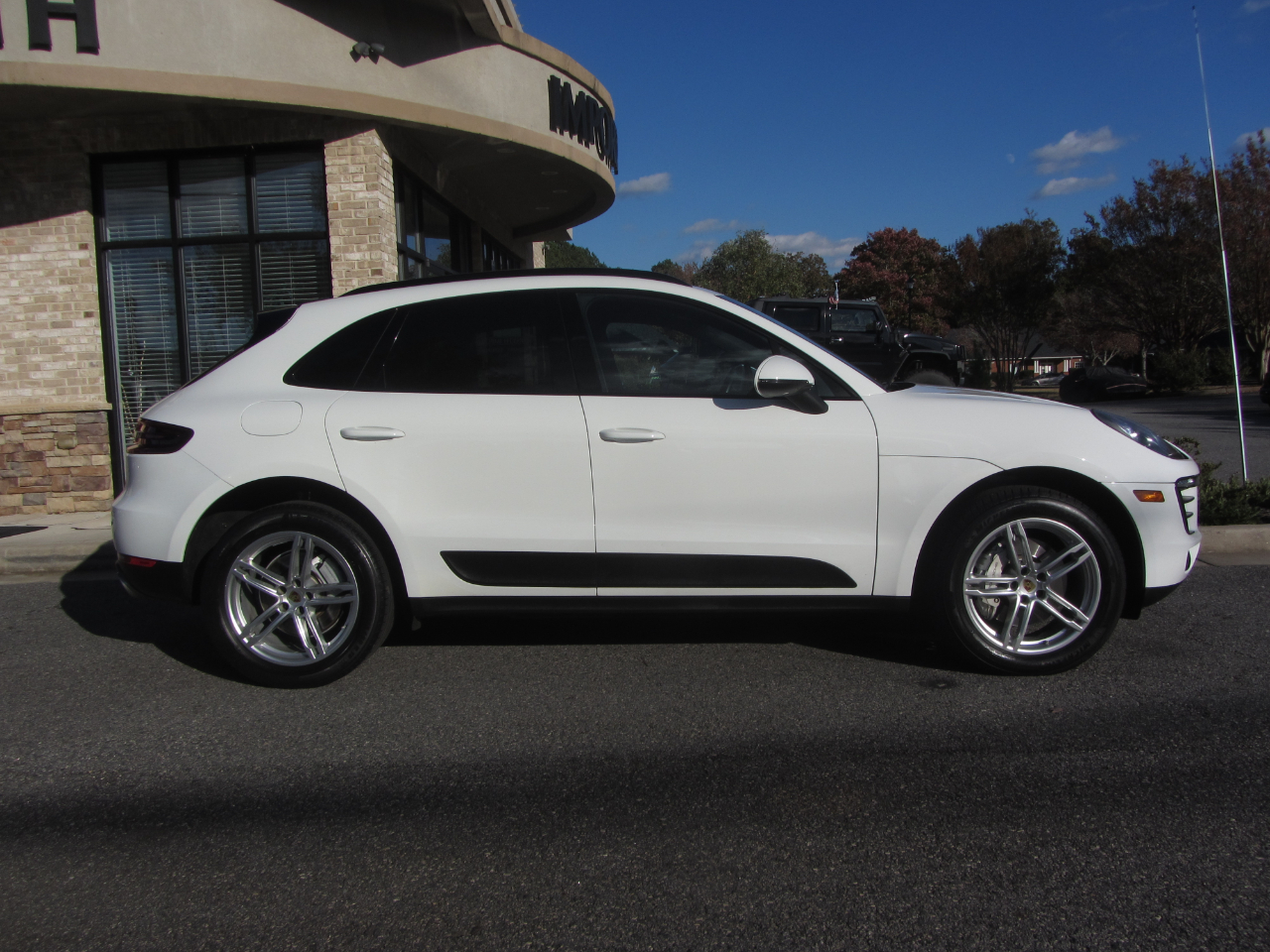 Porsche Macan AWD 4dr S 2015 Porsche Macan AWD 4dr S 2015