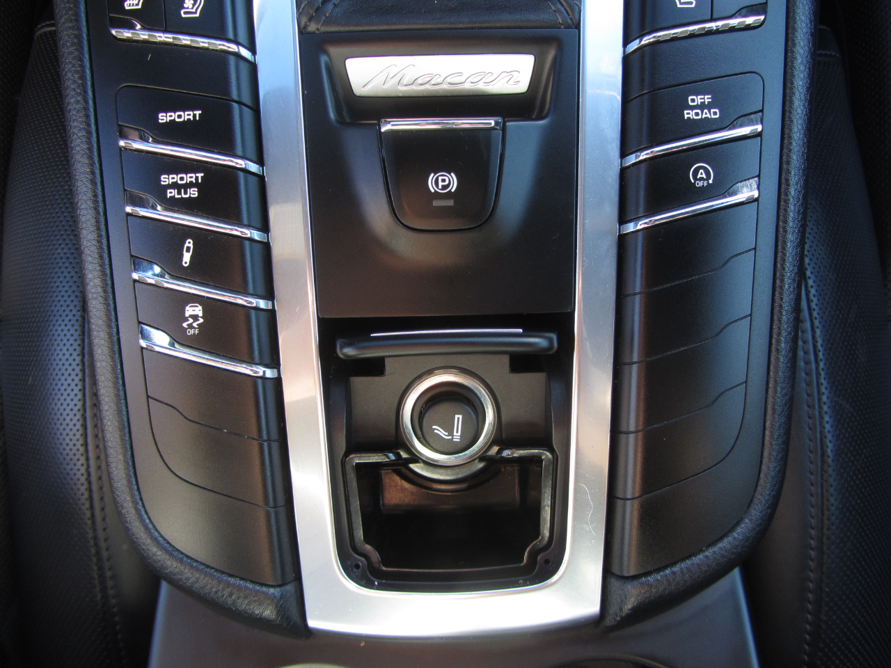 Porsche Macan AWD 4dr S 2015 Porsche Macan AWD 4dr S 2015