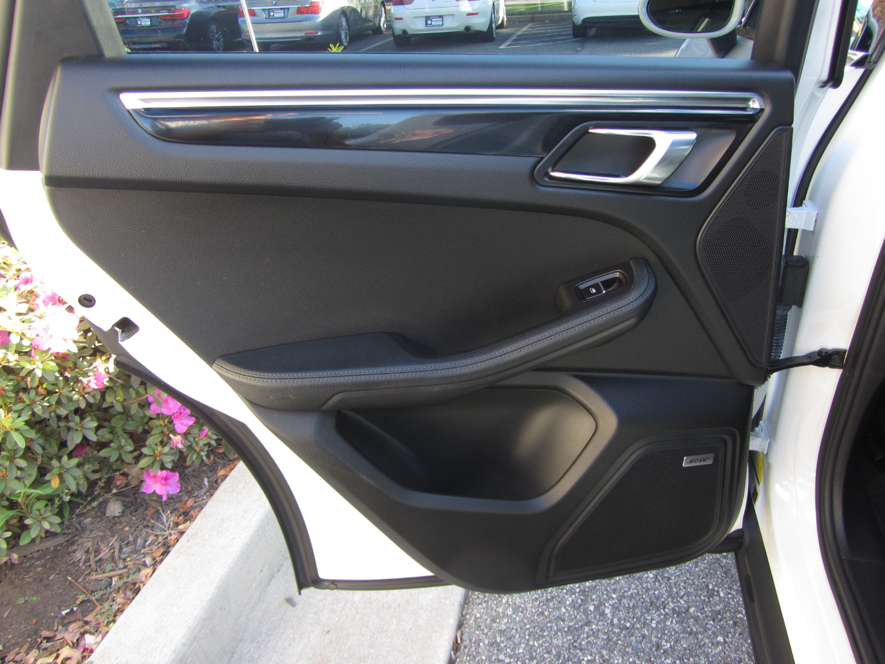 Porsche Macan AWD 4dr S 2015 Porsche Macan AWD 4dr S 2015