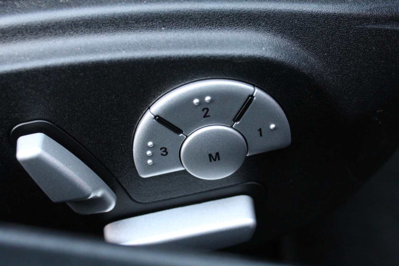 Mercedes-Benz SLK-Class Roadster 3.0L 2006