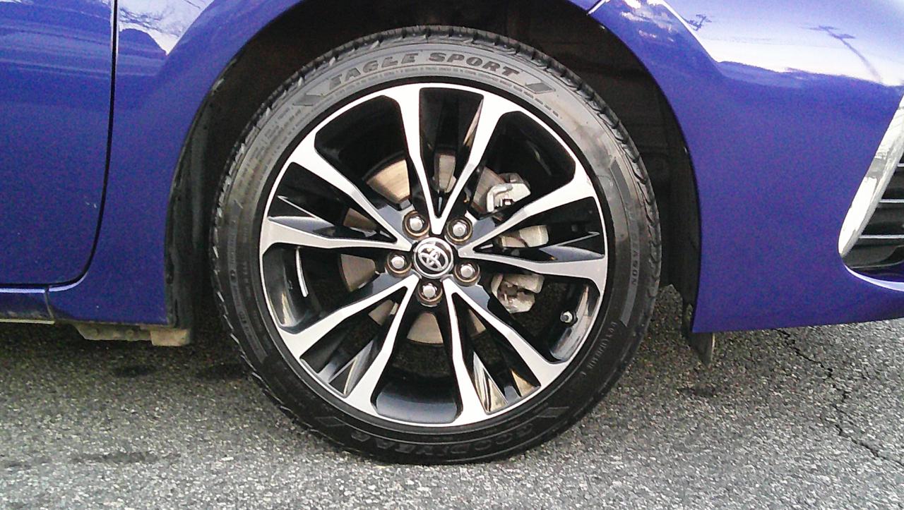 Toyota Corolla 50th Anniversary Special Edition CVT (Natl) 2017