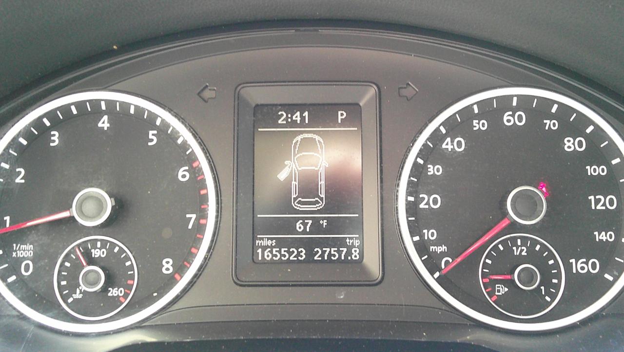 Volkswagen Tiguan 2WD 4dr Auto SE w/Sunroof & Nav 2012