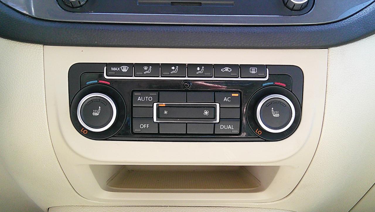 Volkswagen Tiguan 2WD 4dr Auto SE w/Sunroof & Nav 2012