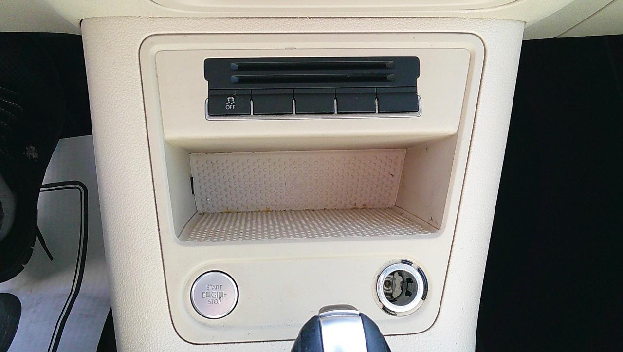 Volkswagen Tiguan 2WD 4dr Auto SE w/Sunroof & Nav 2012