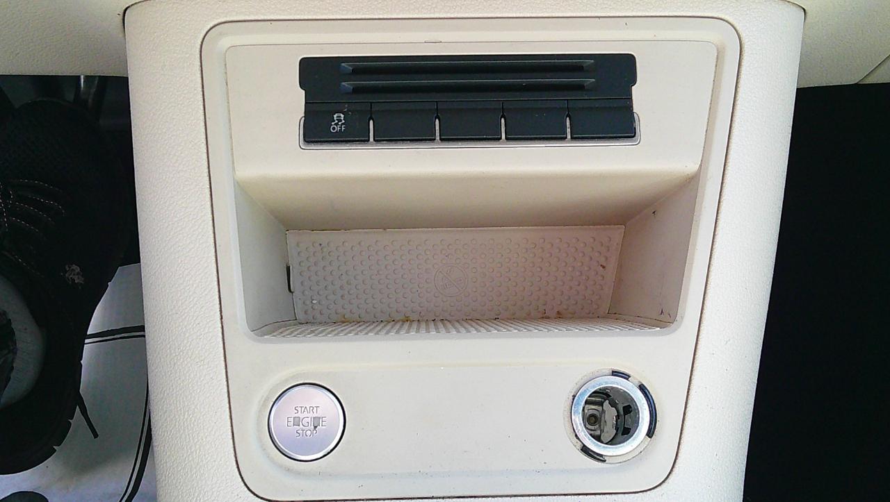 Volkswagen Tiguan 2WD 4dr Auto SE w/Sunroof & Nav 2012