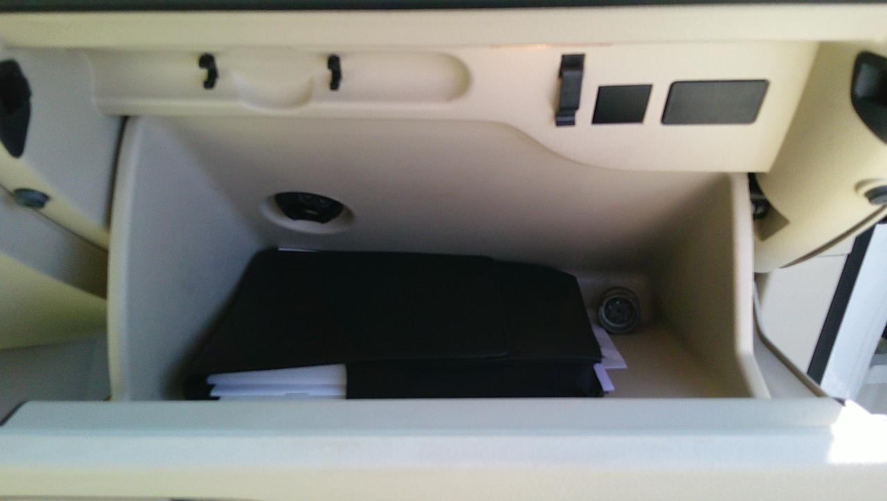 Volkswagen Tiguan 2WD 4dr Auto SE w/Sunroof & Nav 2012