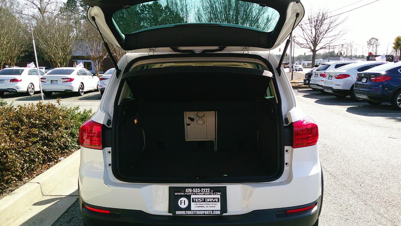 Volkswagen Tiguan 2WD 4dr Auto SE w/Sunroof & Nav 2012