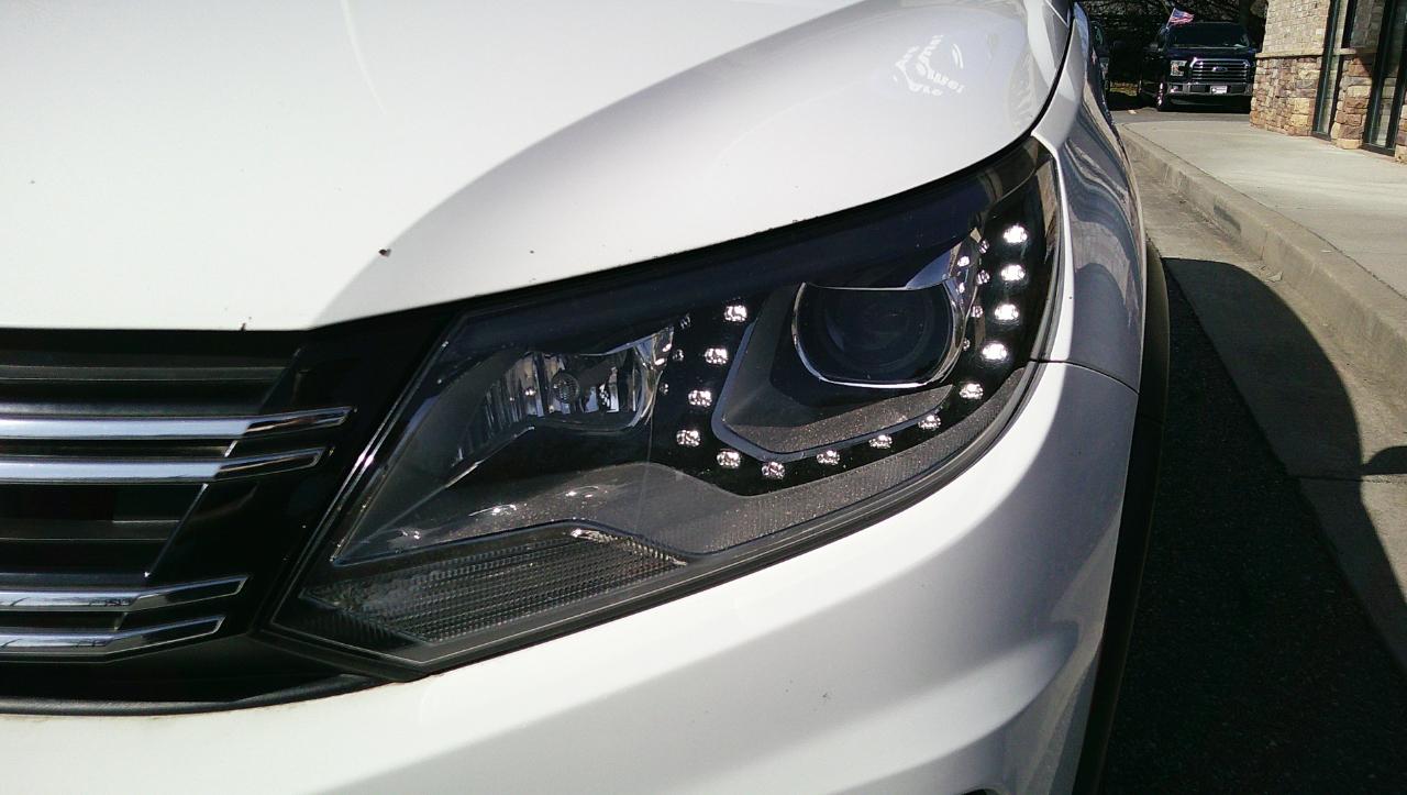 Volkswagen Tiguan 2WD 4dr Auto SE w/Sunroof & Nav 2012