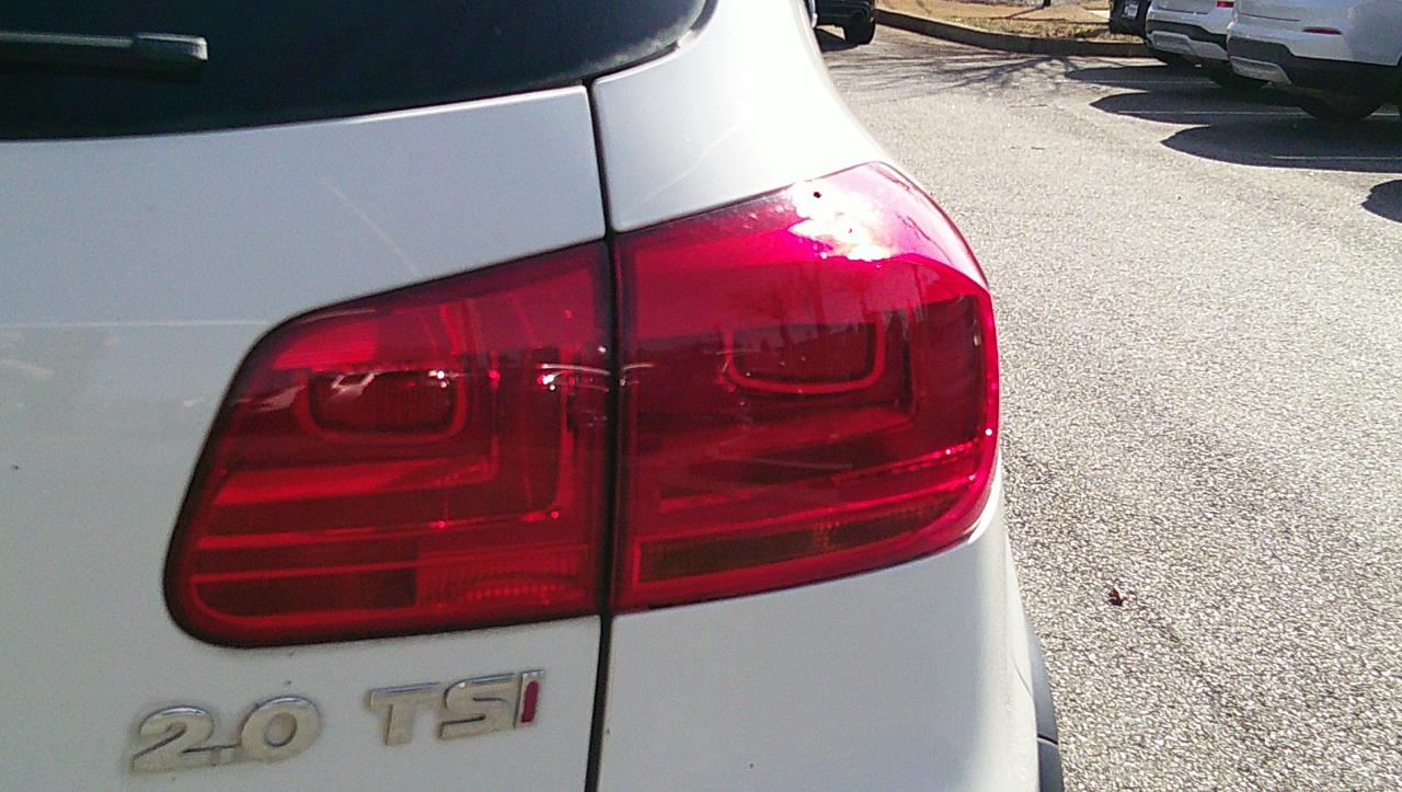 Volkswagen Tiguan 2WD 4dr Auto SE w/Sunroof & Nav 2012