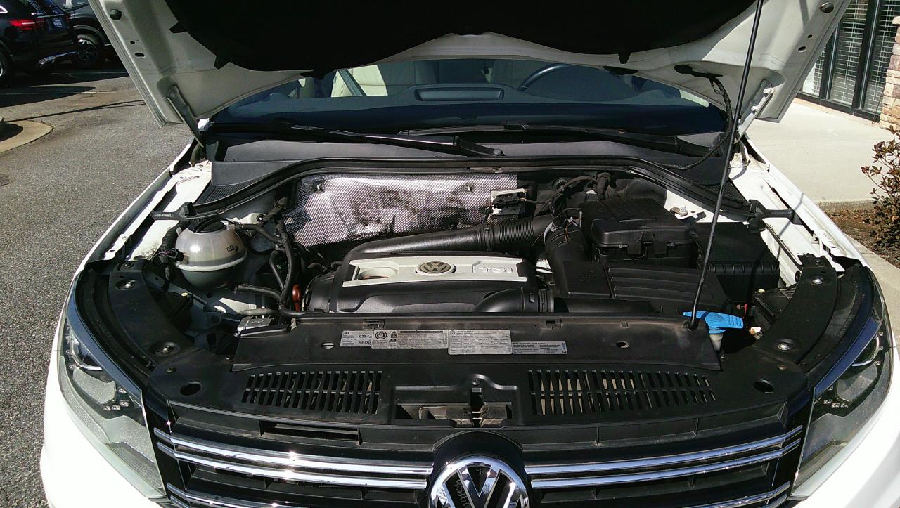 Volkswagen Tiguan 2WD 4dr Auto SE w/Sunroof & Nav 2012
