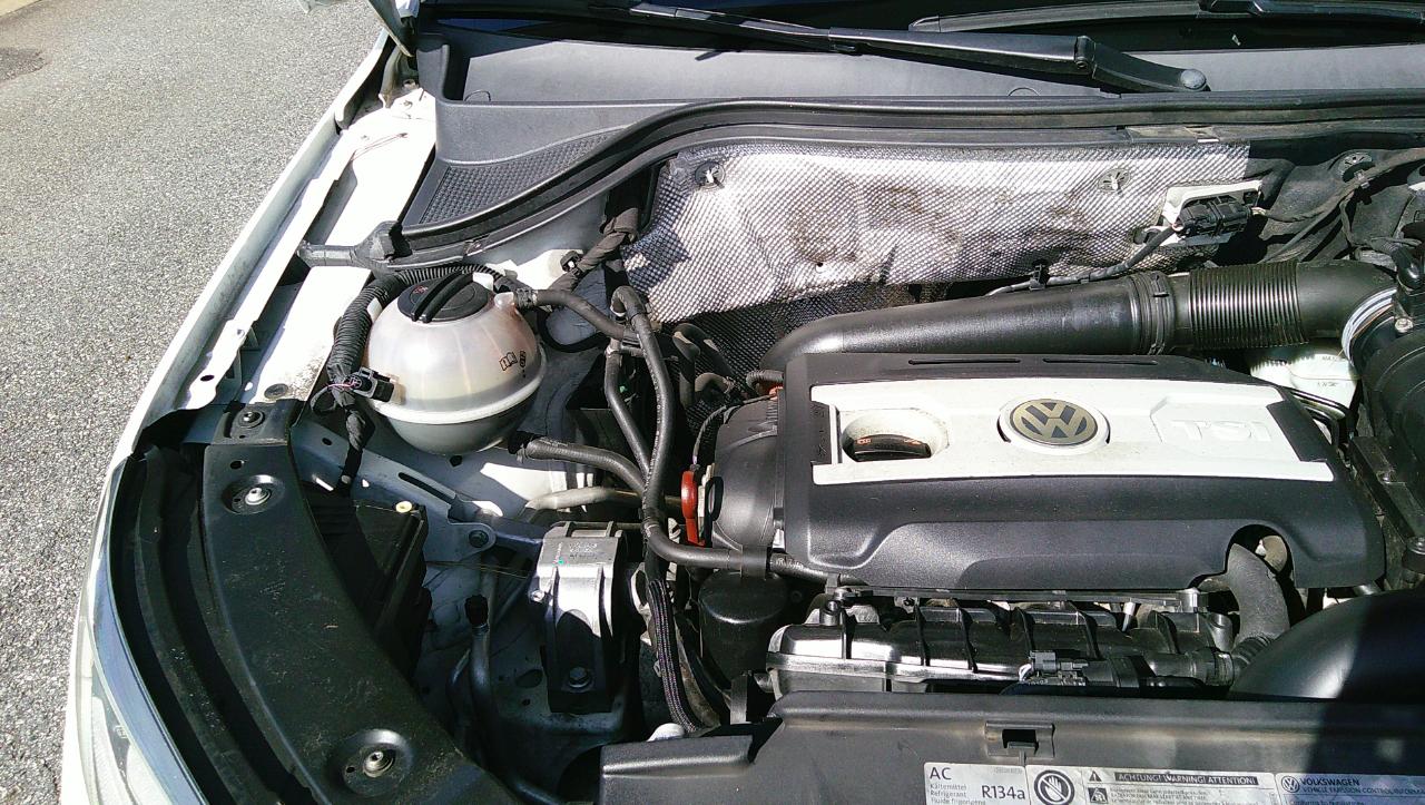 Volkswagen Tiguan 2WD 4dr Auto SE w/Sunroof & Nav 2012