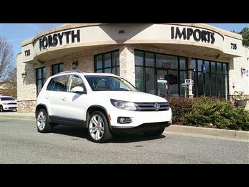 2012 Volkswagen Tiguan 2WD 4dr Auto SE w/Sunroof & Nav