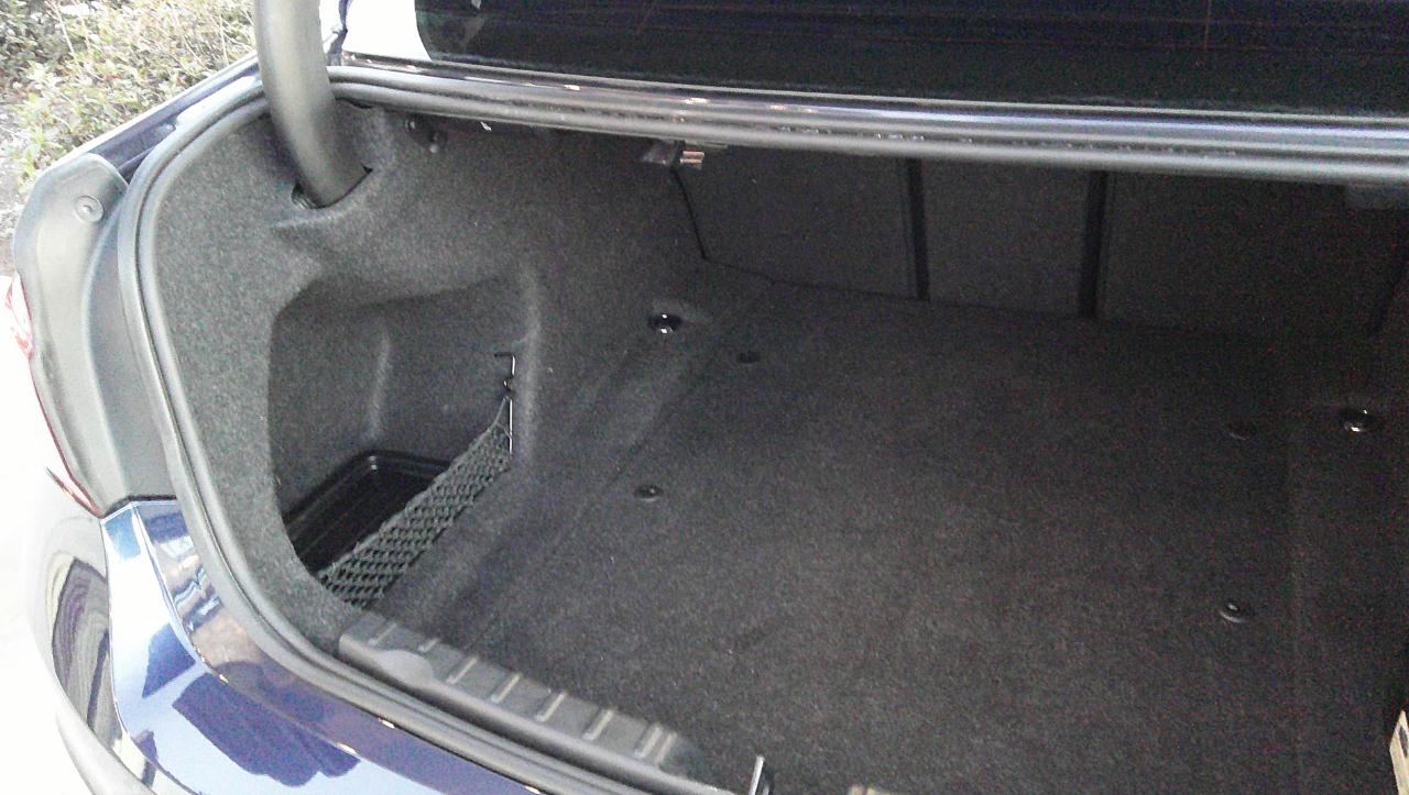 BMW 3 Series 4dr Sdn 328i RWD South Africa SULEV 2016