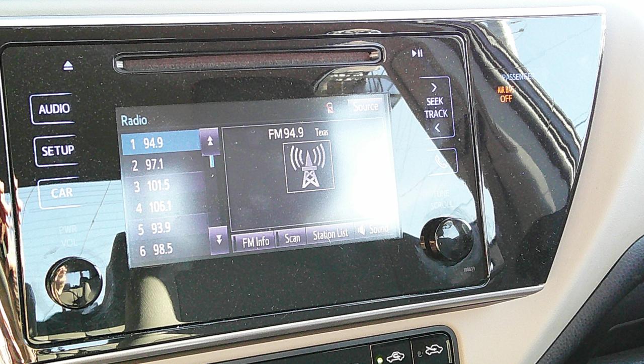 Toyota Corolla XLE CVT (Natl) 2019