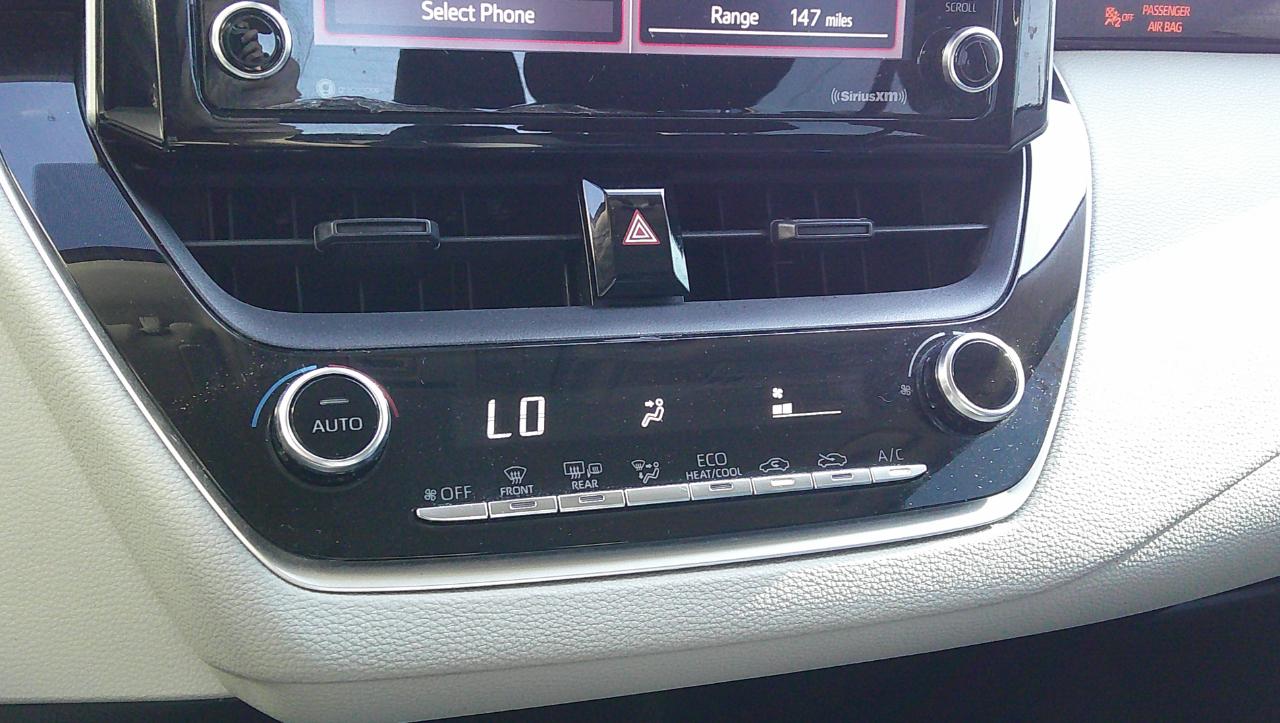 Toyota Corolla LE CVT (Natl) 2021