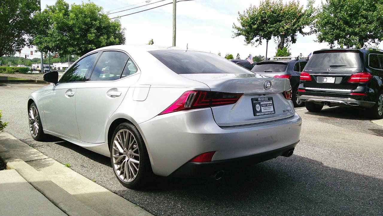 Lexus IS 250 4dr Sport Sdn RWD 2015