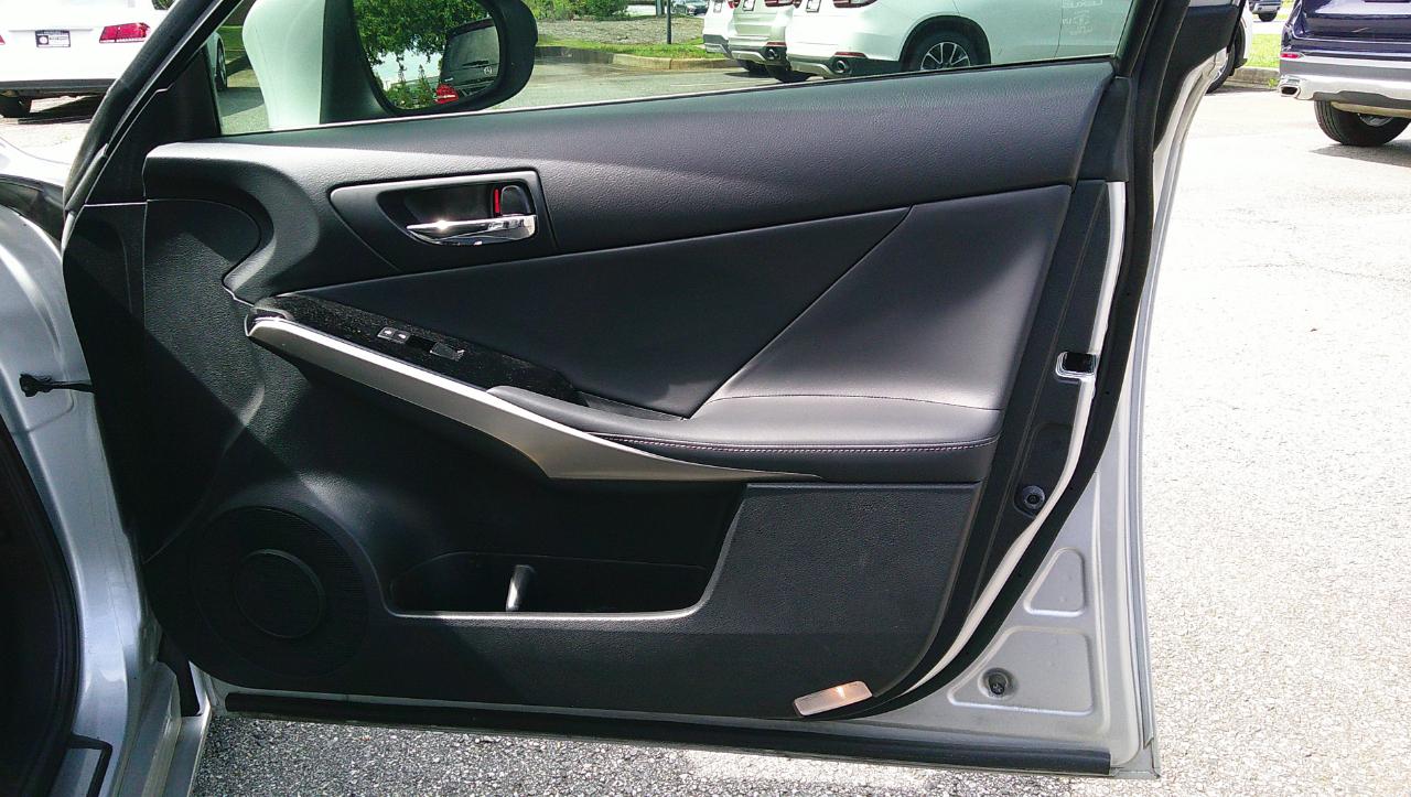Lexus IS 250 4dr Sport Sdn RWD 2015