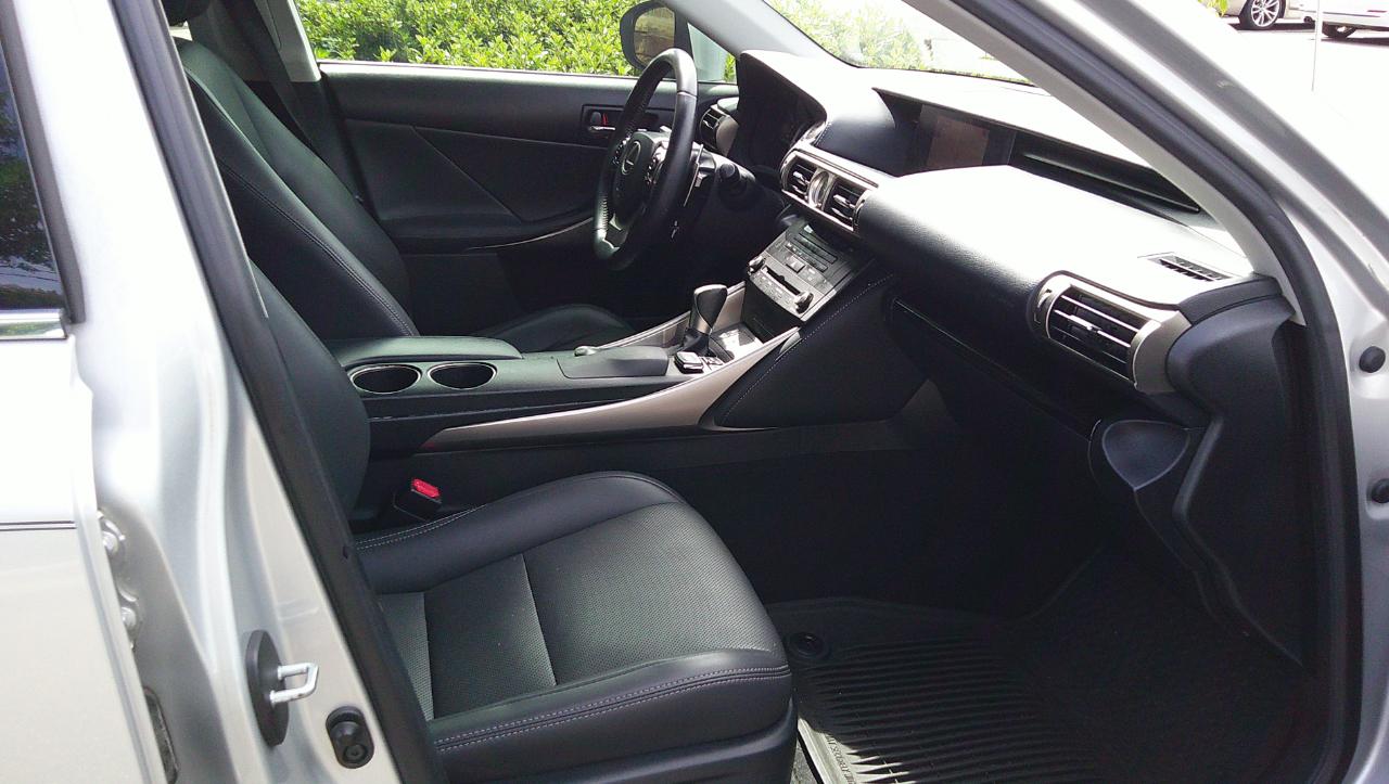Lexus IS 250 4dr Sport Sdn RWD 2015
