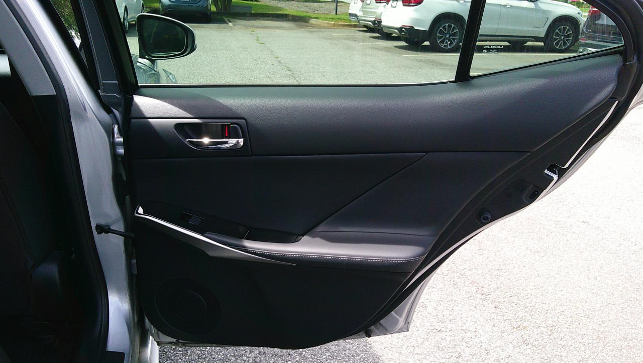 Lexus IS 250 4dr Sport Sdn RWD 2015