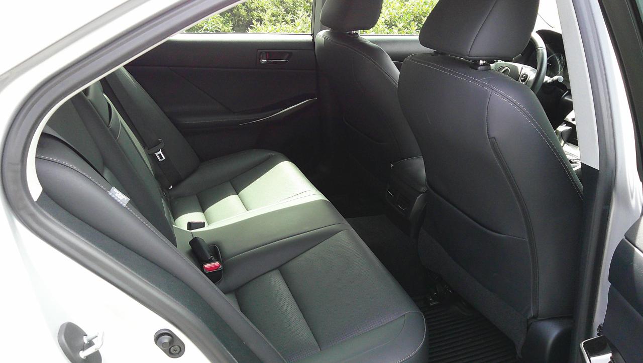 Lexus IS 250 4dr Sport Sdn RWD 2015