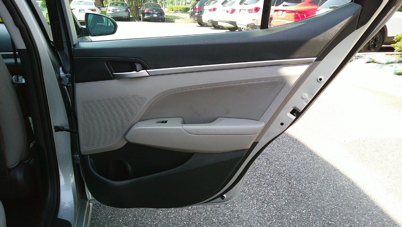 Hyundai Elantra SEL IVT 2020