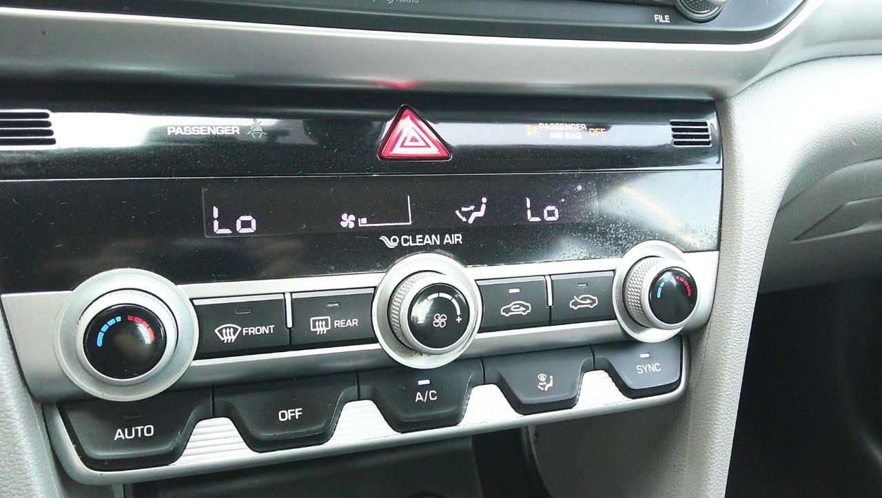 Hyundai Elantra SEL IVT 2020