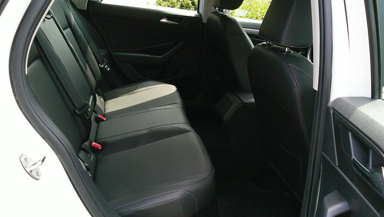 Volkswagen Jetta R-Line Auto w/SULEV 2019