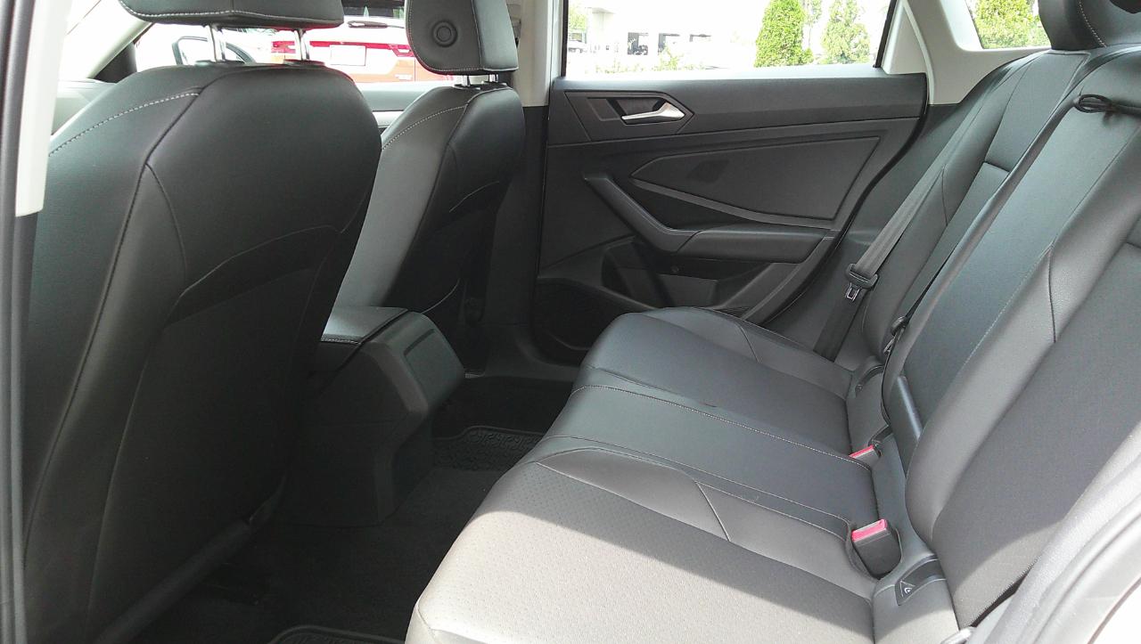 Volkswagen Jetta R-Line Auto w/SULEV 2019
