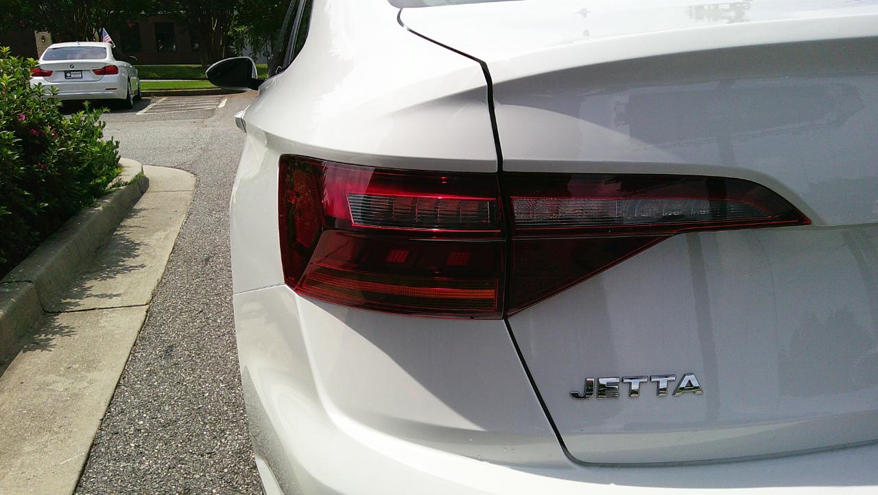 Volkswagen Jetta R-Line Auto w/SULEV 2019