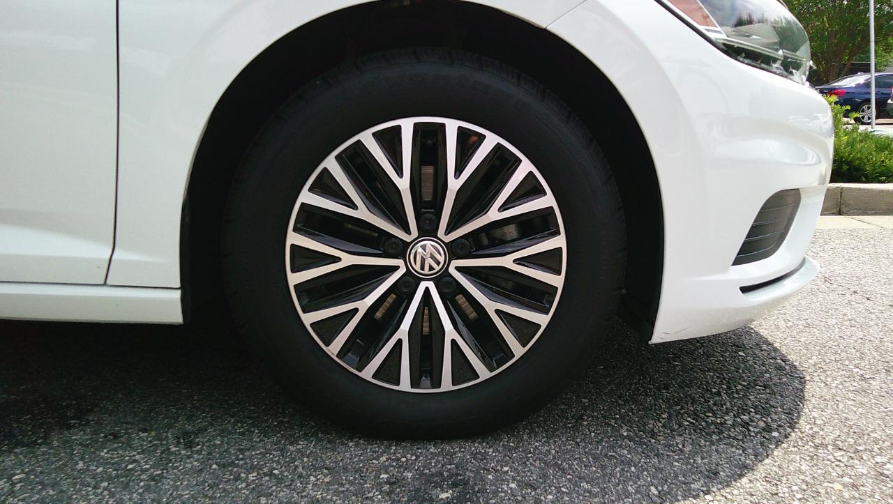 Volkswagen Jetta R-Line Auto w/SULEV 2019