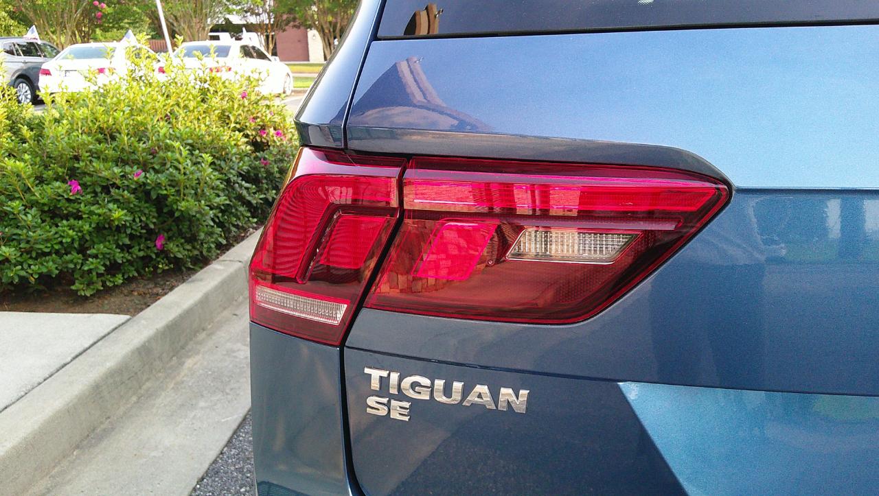 Volkswagen Tiguan 2.0T SEL FWD 2018