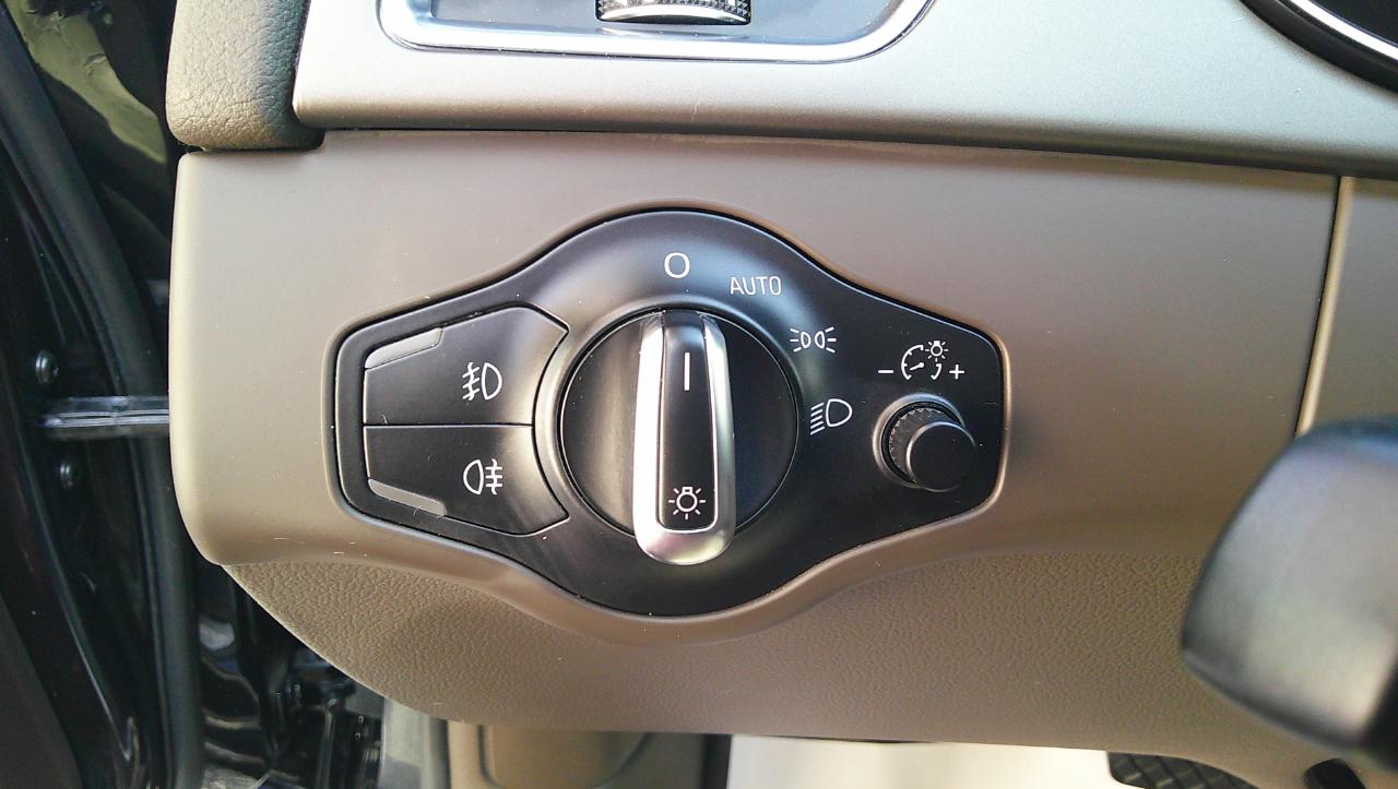 Audi A4 4dr Sdn CVT FrontTrak 2.0T Premium 2013