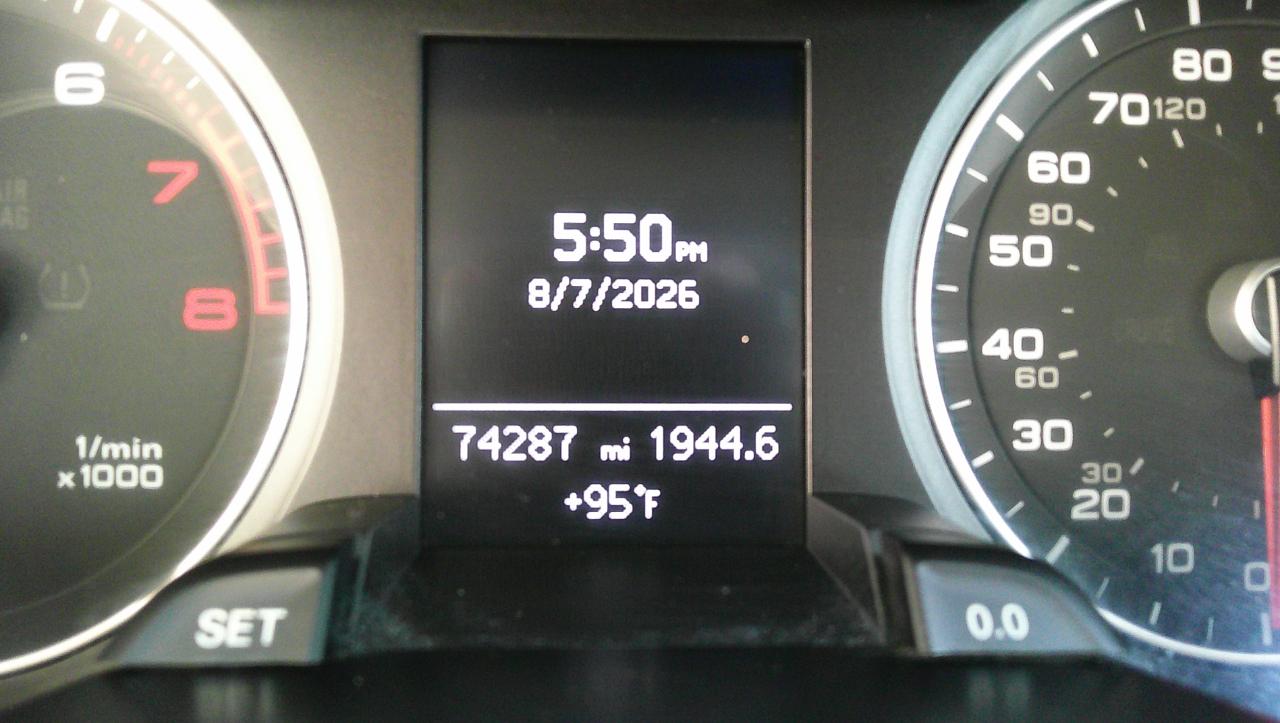 Audi A4 4dr Sdn CVT FrontTrak 2.0T Premium 2013