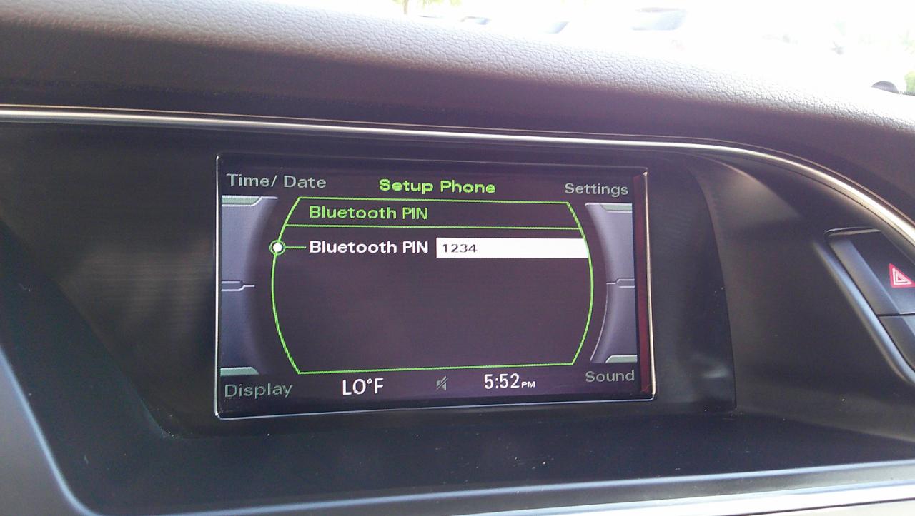 Audi A4 4dr Sdn CVT FrontTrak 2.0T Premium 2013