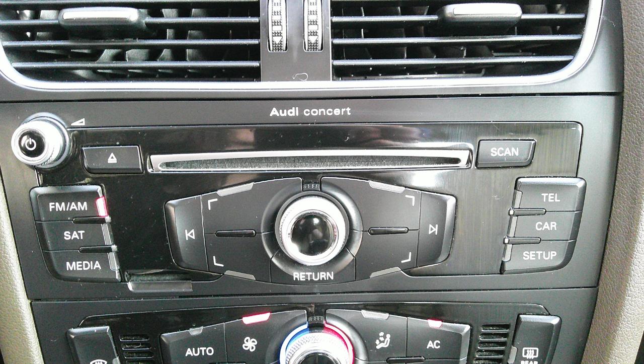 Audi A4 4dr Sdn CVT FrontTrak 2.0T Premium 2013