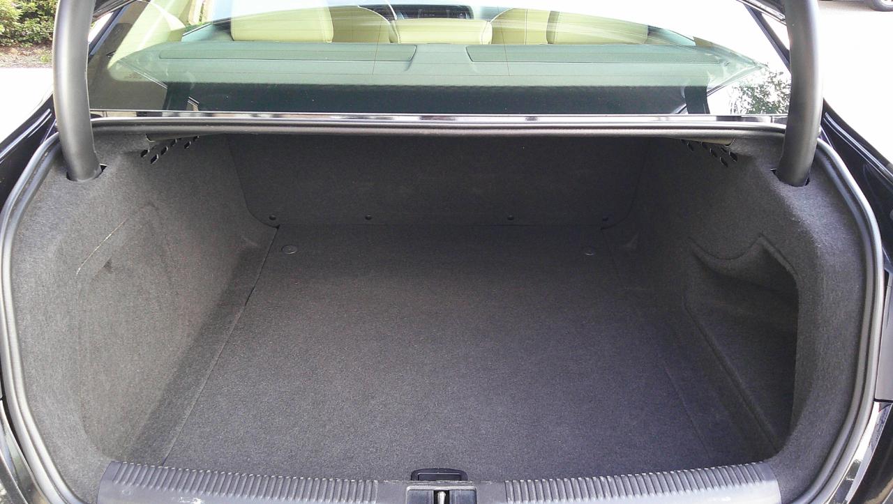 Audi A4 4dr Sdn CVT FrontTrak 2.0T Premium 2013