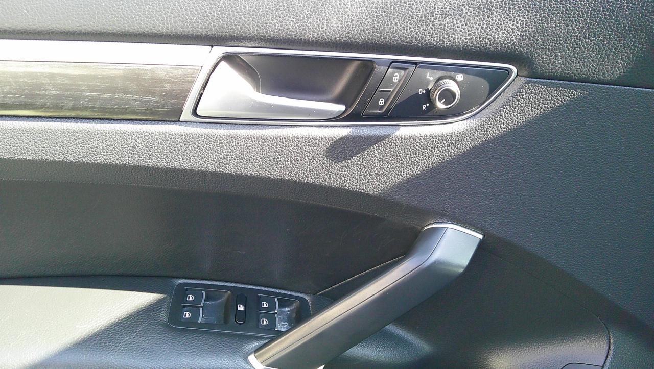 Volkswagen Passat 4dr Sdn 1.8T Auto SE PZEV 2016
