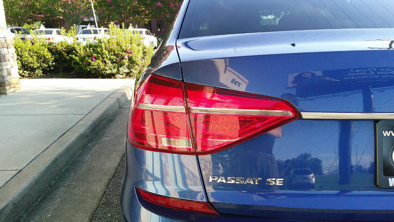 Volkswagen Passat 4dr Sdn 1.8T Auto SE PZEV 2016