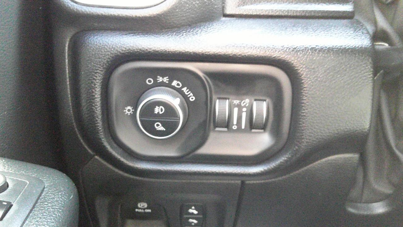 RAM 1500 Big Horn/Lone Star 4x4 Crew Cab 5'7" Box 2019