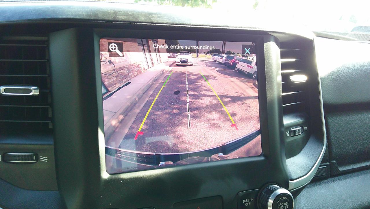 RAM 1500 Big Horn/Lone Star 4x4 Crew Cab 5'7" Box 2019