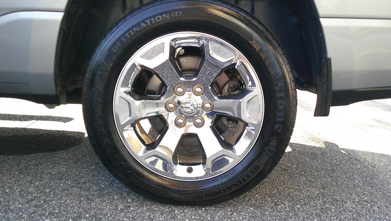 RAM 1500 Big Horn/Lone Star 4x4 Crew Cab 5'7" Box 2019