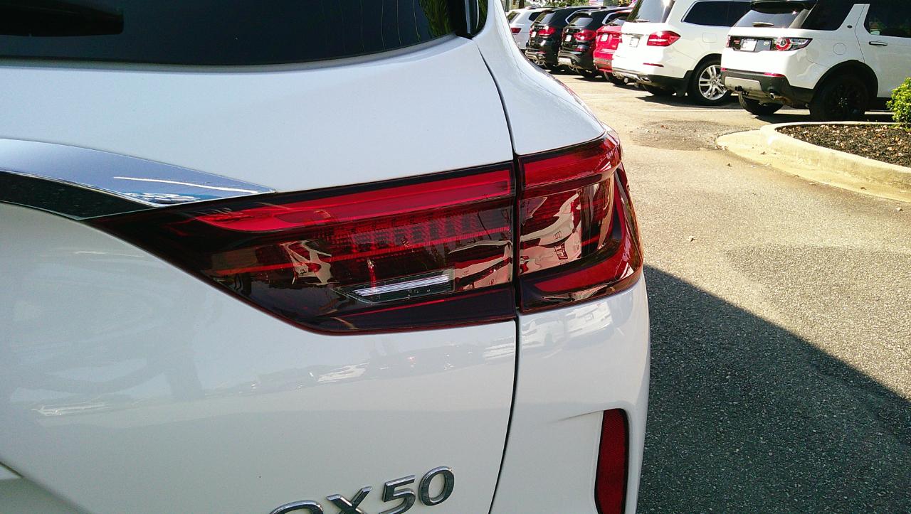 Infiniti QX50 LUXE FWD 2021